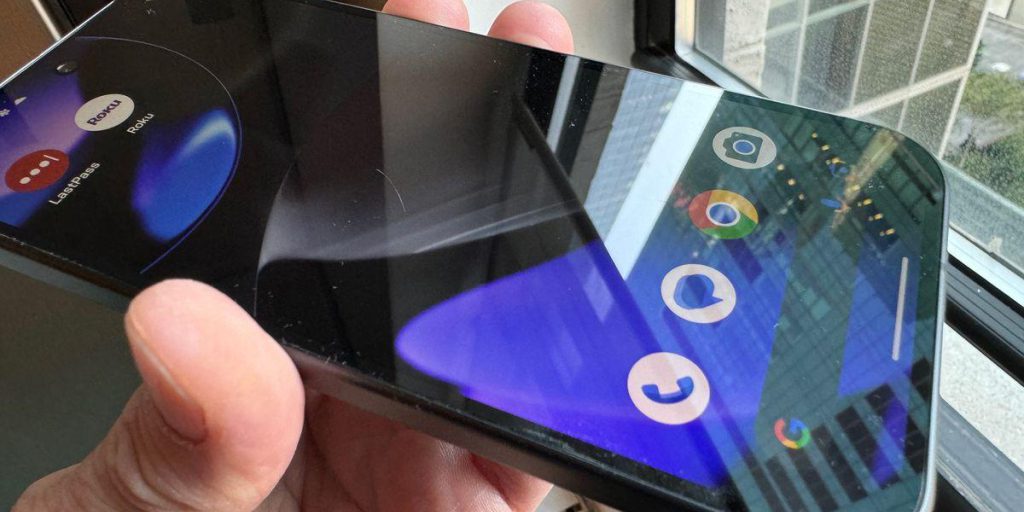 4 способа справиться с царапинами на смартфоне: экран будет как новенький