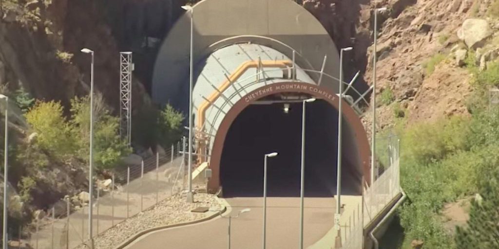 Целый город под землей: как выглядит "ядерный" бункер Трампа