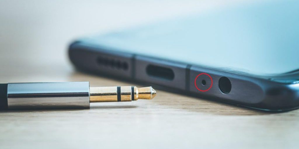 Il Ruolo Nascosto del Microfono Supplementare nel Tuo Smartphone: Come Migliora la Qualità dell'Audio