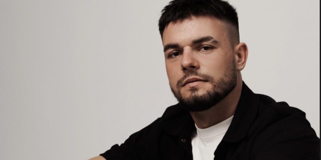 Cantante Ucraino Chiede Divieto di Ingresso per Artisti Considerati Traditori della Patria