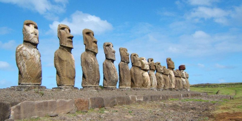 Ученые выяснили, как люди 900 лет назад переместили знаменитые статуи на острове Пасхи
