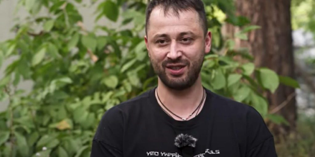 Комбриг "К-2" рассказал, как относится к разрешению на выезд 18-22-летних