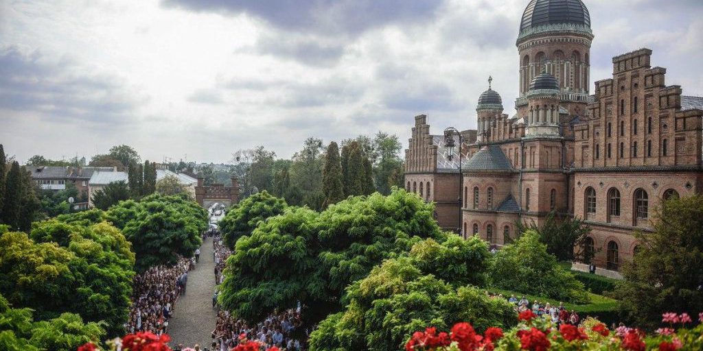 Половина ВУЗов набрали менее сотни студентов, в Минобразования сообщили об их судьбе