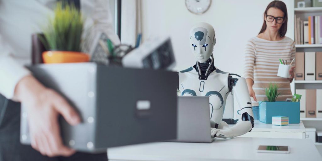 "Думал, мы напарники": мужчину уволили после того, как он обучил ChatGPT своей работе