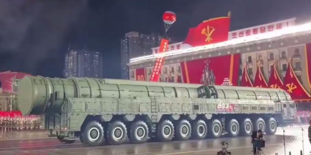 Corea del Nord presenta nuovo missile balistico intercontinentale in grado di colpire gli Stati Uniti