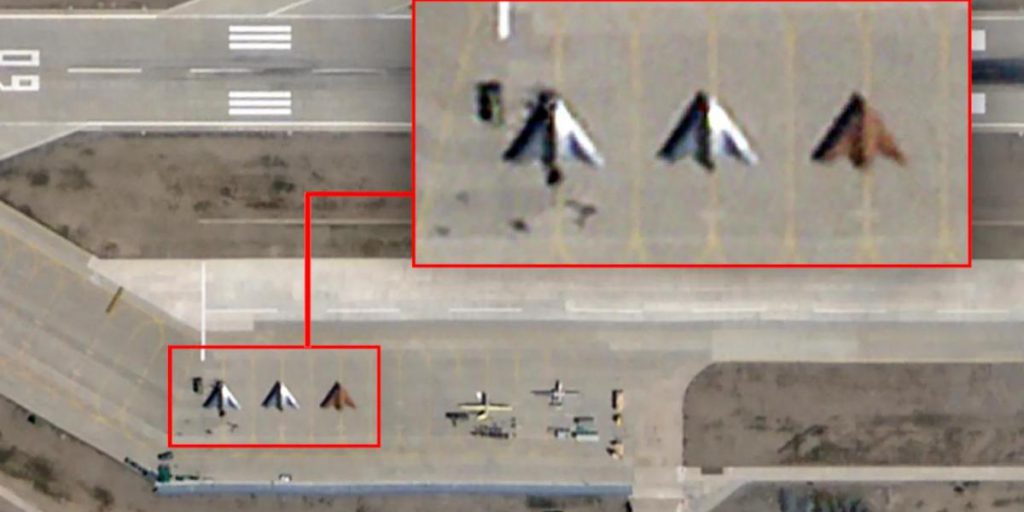 Китай начал эксплуатацию stealth-дронов GJ-11 Sharp Sword: что это за "птички"