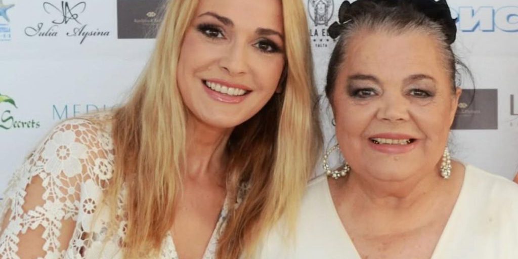 Сумская тронулa до слез признанием в день рождения покойной матери и показала редкие фото