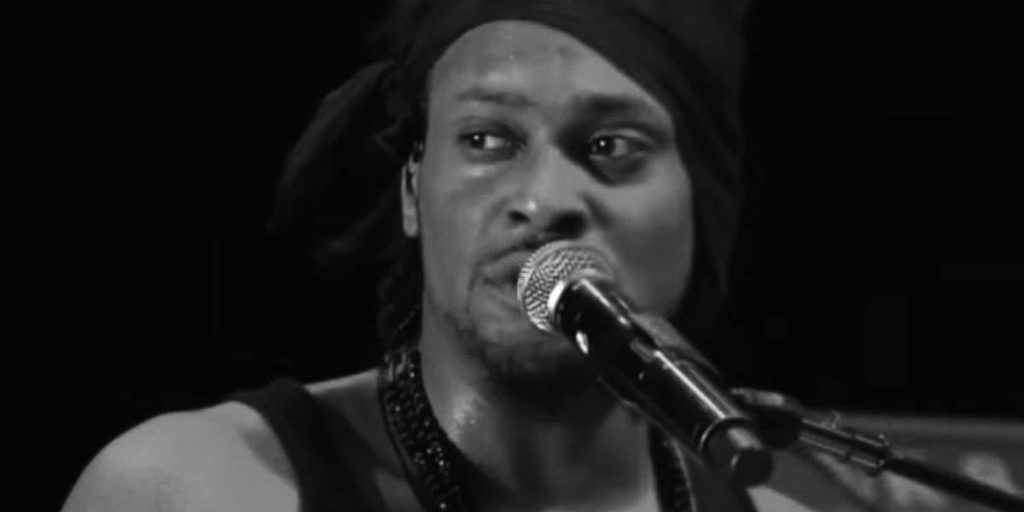 Умер известный американский певец D'Angelo