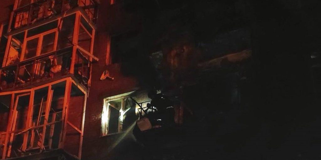 Россияне атаковали Черниговскую область: ранен человек, вспыхнула жилая многоэтажка