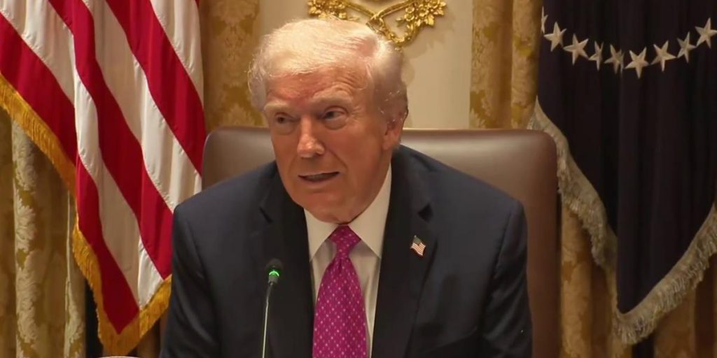 Надеюсь, что нам удастся прекратить войну без мыслей о "Томагавках", - Трамп