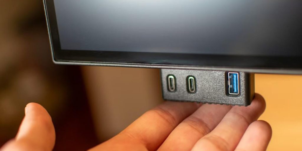 13 неожиданных гаджетов, которые можно подключить к USB-порту монитора компьютера