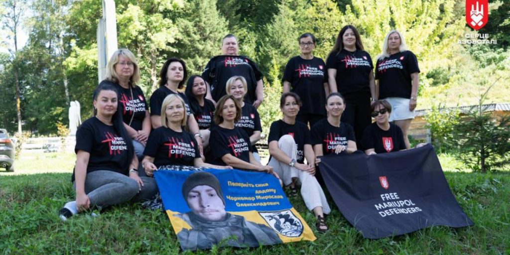 Cuore di Azovstal: un ritiro per le famiglie dei prigionieri di guerra difensori di Mariupol