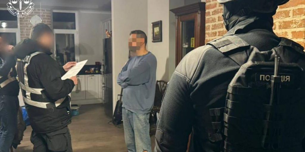 Экс-руководителя киевского театра подозревают в сексуальном насилии над студентками