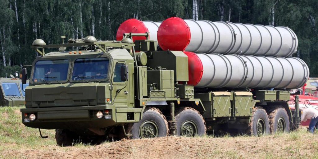 Одна из стран хочет купить у России ракеты для С-400 на более чем миллиард долларов, - СМИ