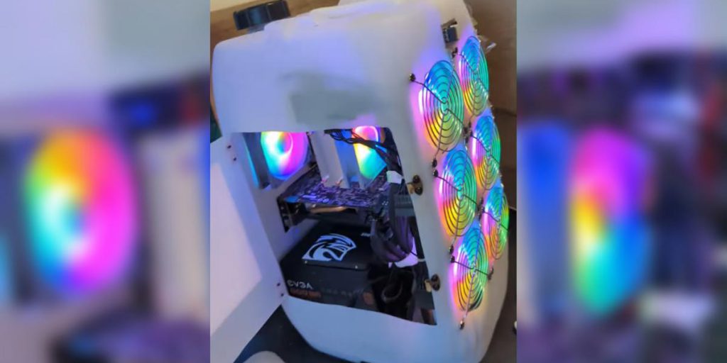 Пользователь собрал худший игровой ПК в корпусе из пластиковой канистры