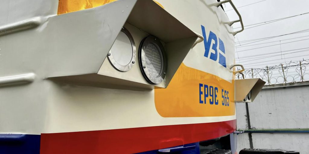 Мужчина взорвал гранату на железнодорожном вокзале в Овруче: есть погибшие и раненые