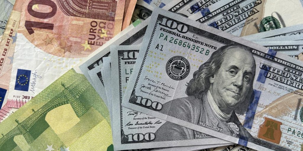Tasso di cambio dollaro e euro in Ucraina il 30 novembre: aumento della disponibilità di hryvnia in contanti
