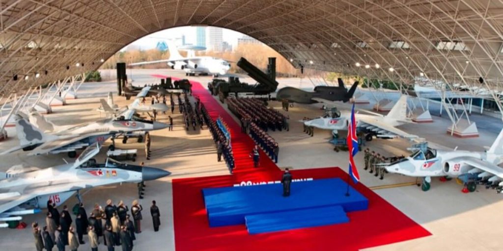 Nord Corea presenta missili di precisione simili a Storm Shadow e Brimstone su aerei Su‑25