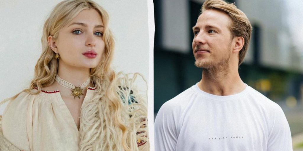 Vitokha sorride con Terén e una rosa all'evento pubblico di Holozhtyak-14