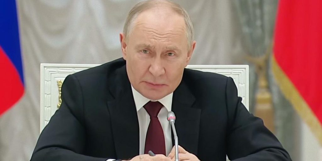 Politico belga denuncia tentativo di cancellazione dell'identità ucraina da parte del Cremlino