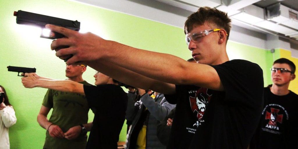 Rada propone centri di preparazione militare di base per gli studenti