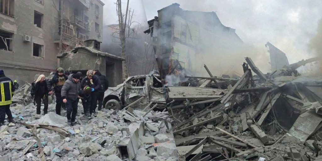 Attacco a Kharkiv: almeno 19 feriti in edificio