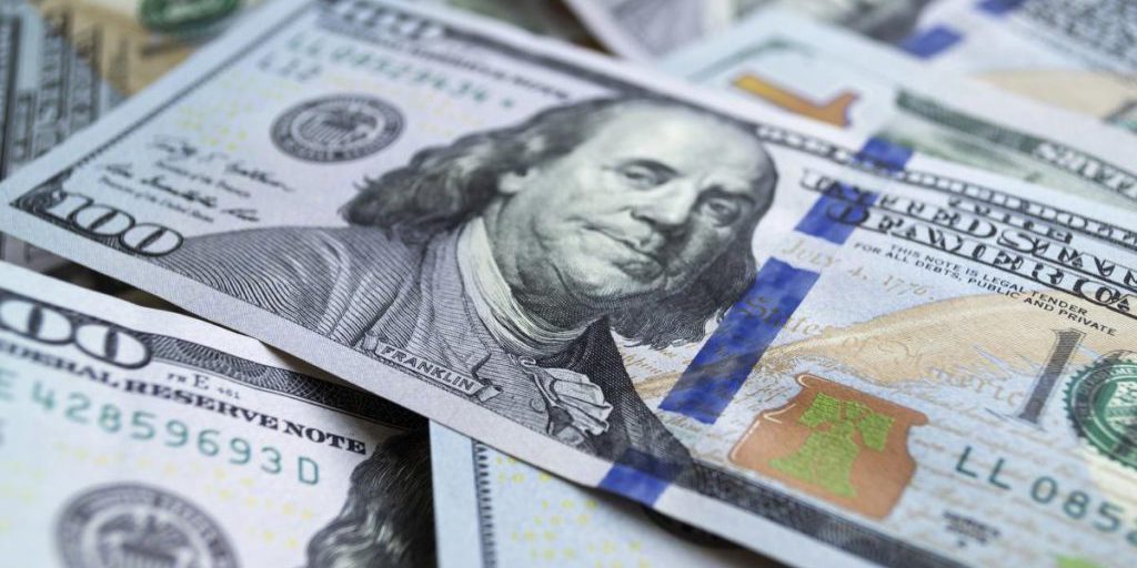 Dollaro in calo: minimo di quattro anni dopo le dichiarazioni di Trump