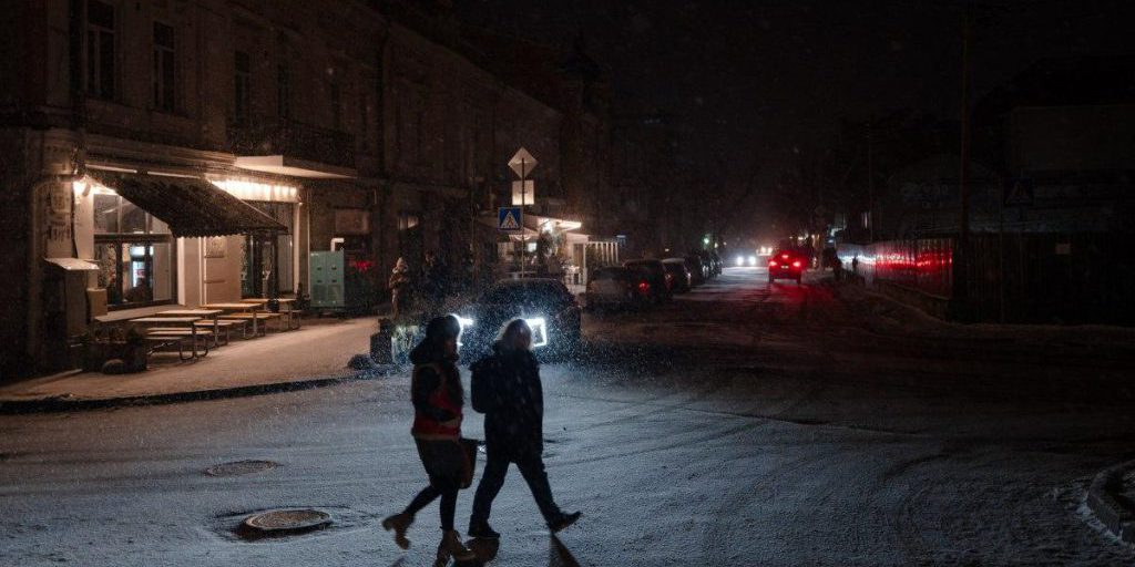 Russia tenta di isolare Kiev: attacco alle centrali termoelettriche 5 e 6