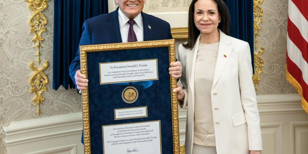 Trump e la nascita di una nuova “corte reale” secondo gli esperti di scienze politiche