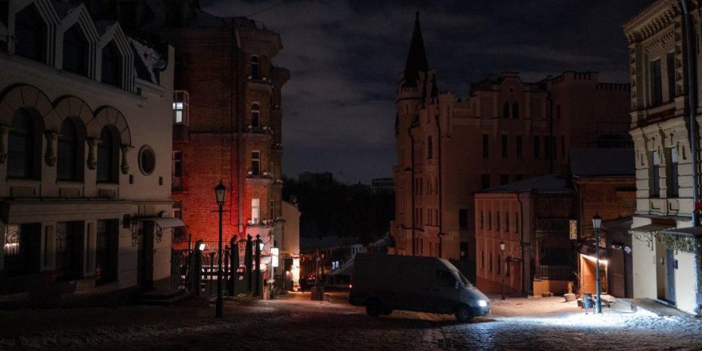 Kyiv introduce programmi individuali di spegnimenti temporanei: DTEK indica orari di interruzione e ripristino