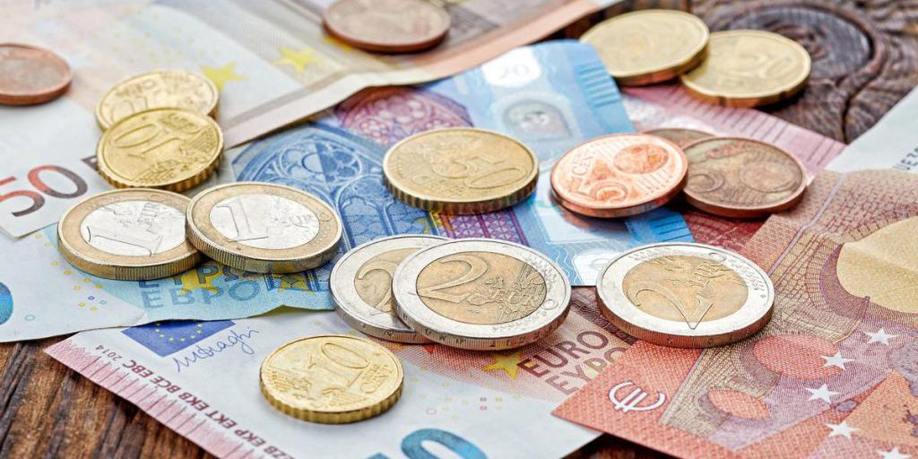 Euro cresce del 2 % la settimana scorsa, più alto dal mese di aprile