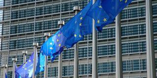 Commissione raccoglie 11 miliardi in emissione EU-Bond. Domanda per 175 miliardi