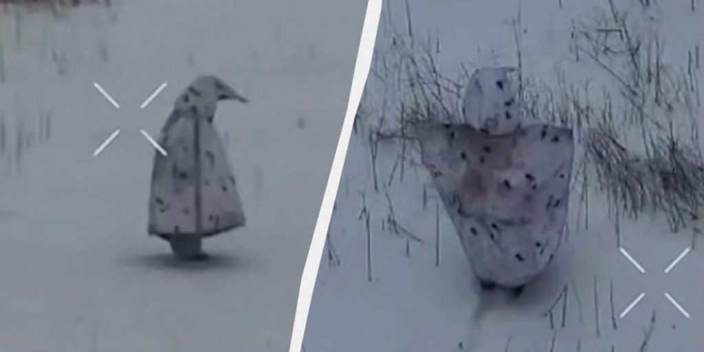 Uomo si traveste da pinguino per mimetizzarsi sulla neve: avviso di nuovo metodo di mascheramento russo