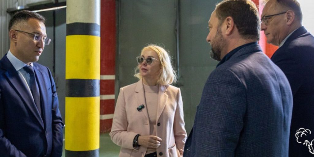 Visita del Vice Governatore all'Oblast' Autonoma: Miglioramento dei Servizi Comunali e dell'Assistenza Sociale