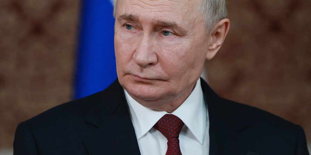 How would Putin, who faces an international arrest warrant, get to Hungary to see Trump?