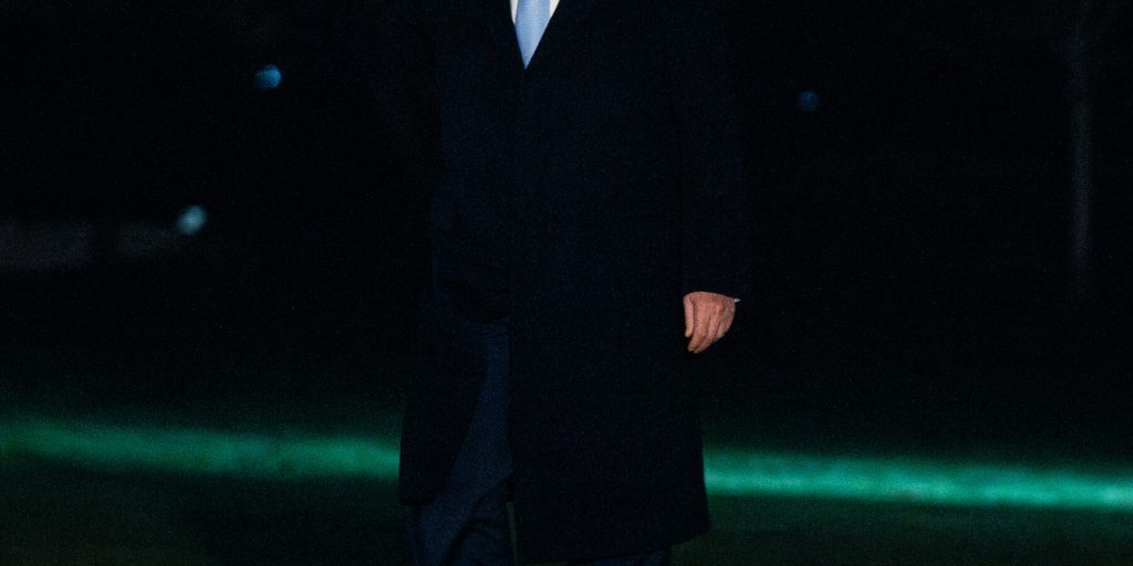 Trump intensifica la pressione sul Venezuela: portaerei nei Caraibi e designazione di gruppo terroristico