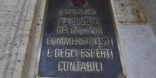 Crescono le aggregazioni professionali tra i commercialisti, cala il lavoro individuale