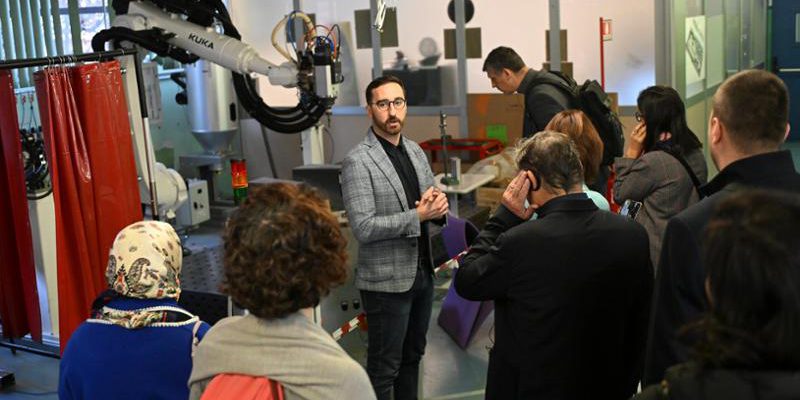 Torino, modello europeo di formazione per adulti: delegazioni europee osservano la collaborazione pubblico‑privato