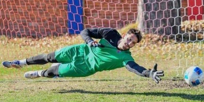 Il Ritorno di Simone Canegallo: La Storia di un Portiere Operaio che Ha Conquistato la Serie D con Determinazione e Sacrificio