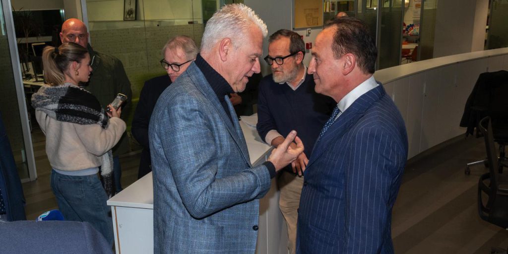 Zangrillo e Cirio visitano La Stampa dopo l’assalto alla redazione