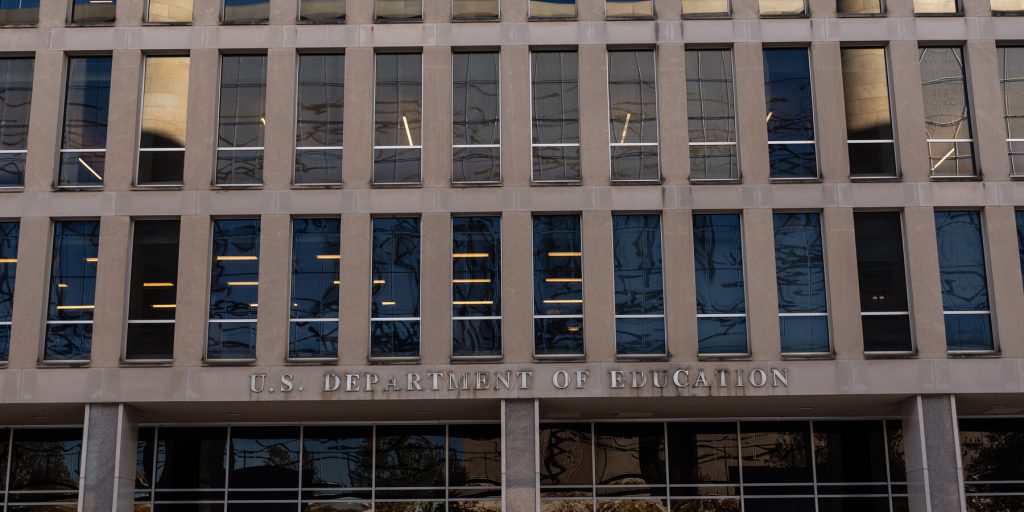 Amministrazione Trump annuncia misure per smantellare il Dipartimento dell'Istruzione