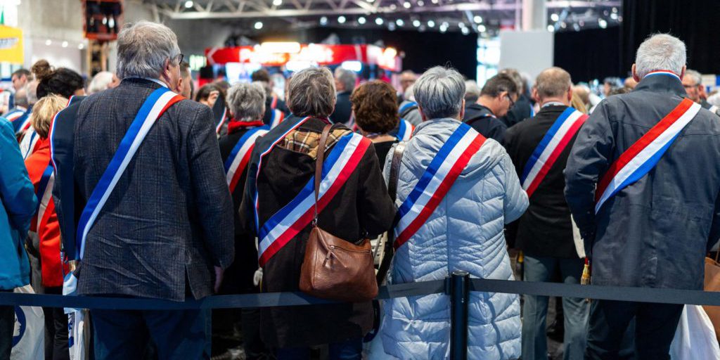 Candidati comunali abbandonano le etichette partitiche per ridurre la polarizzazione