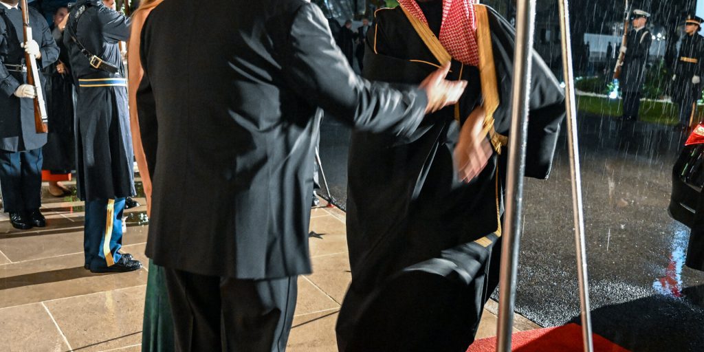 Trump elogia Mohammed bin Salman e nega il ruolo saudita nell'omicidio di Khashoggi