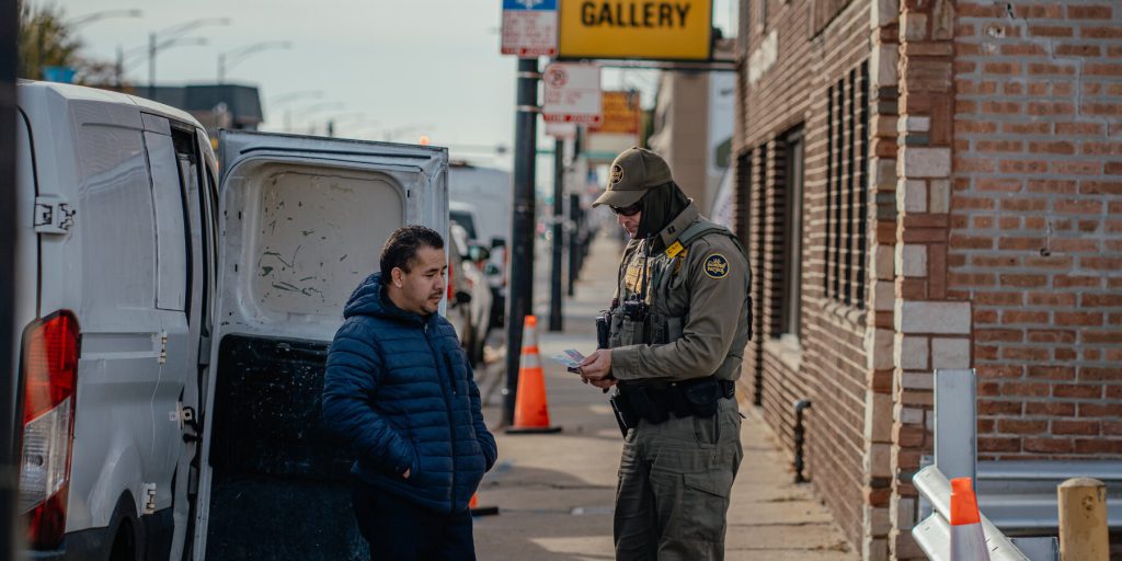 Forze federali, tra ICE e Guardia Nazionale, arrivano a Charlotte e Raleigh