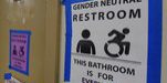 Corti d’appello statunitensi dividono le decisioni sulle restrizioni ai bagni per studenti trans