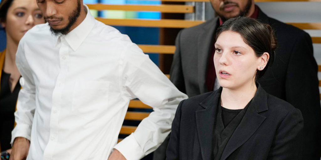 Giuria Assegna 19,7 Milioni di Dollari a 6 Testimoni Oculari Feriti in un Incidente di Sparo della Polizia di Denver