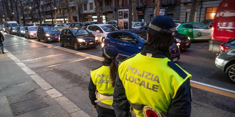 Miglioramento del traffico: il sindaco Lo Russo interviene con multe e mezzi pubblici più veloci