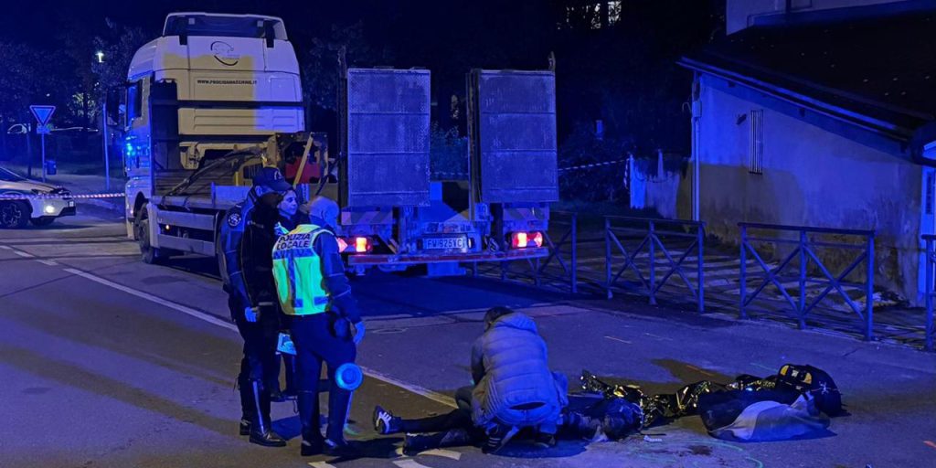 Incidente Stradale a Rivoli: Un Operaio Investito da un Tir, Preoccupazioni per la Sicurezza Stradale