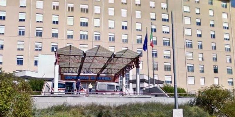 Droga nascosta nei pacchetti di sigarette nella psichiatria di Rivoli: il pusher si presenta come “regalo a un amico”