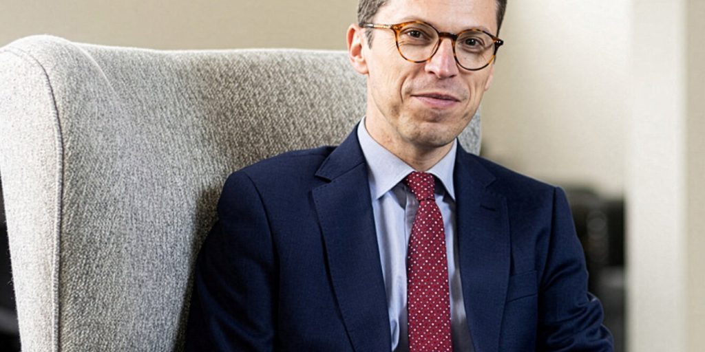 Professore del MIT ucciso da ex compagno di scuola dopo episodio di spargimento di fuoco a Brown University